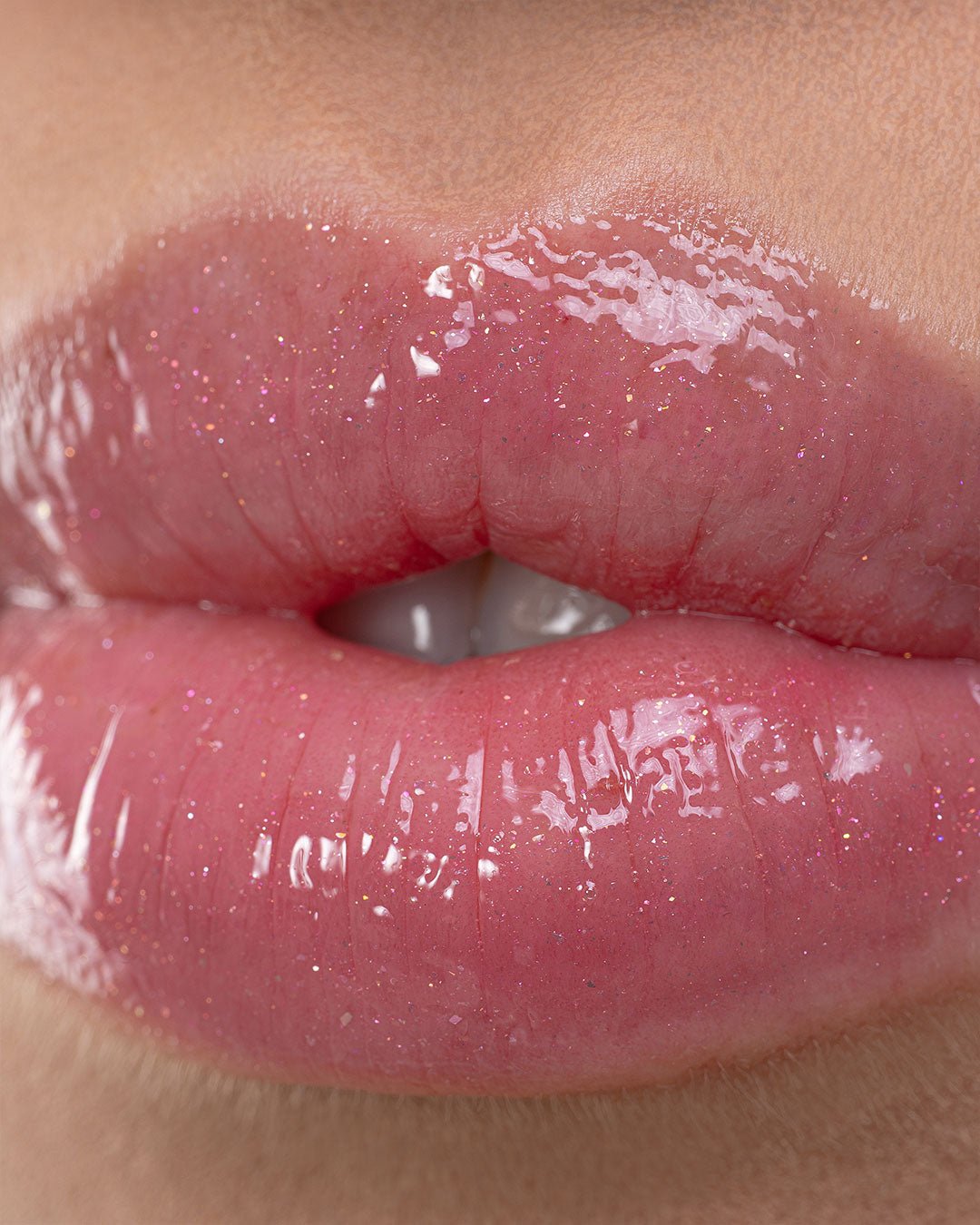 Berry Fizz гланц за устни с пептиди и Витамин Ц | Yenges