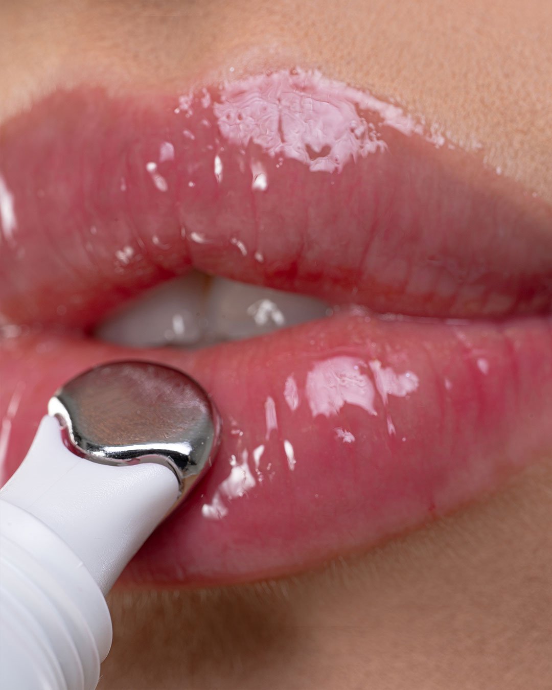 Guava Pink гланц за устни с пептиди и Витамин Ц | Yenges