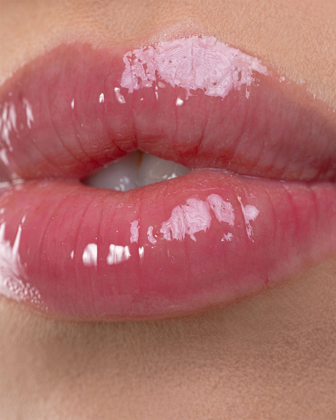 Guava Pink гланц за устни с пептиди и Витамин Ц | Yenges