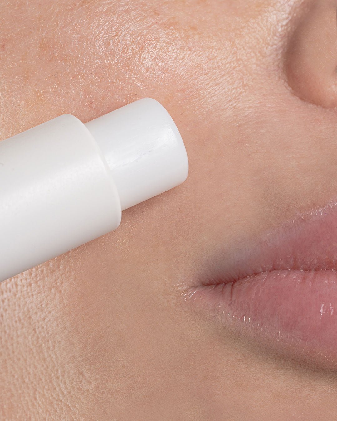 The LuminEYE стик с 'botox ефект' за очи и назолабиални бръчки с пептиди, серамиди и бакучиол | Yenges