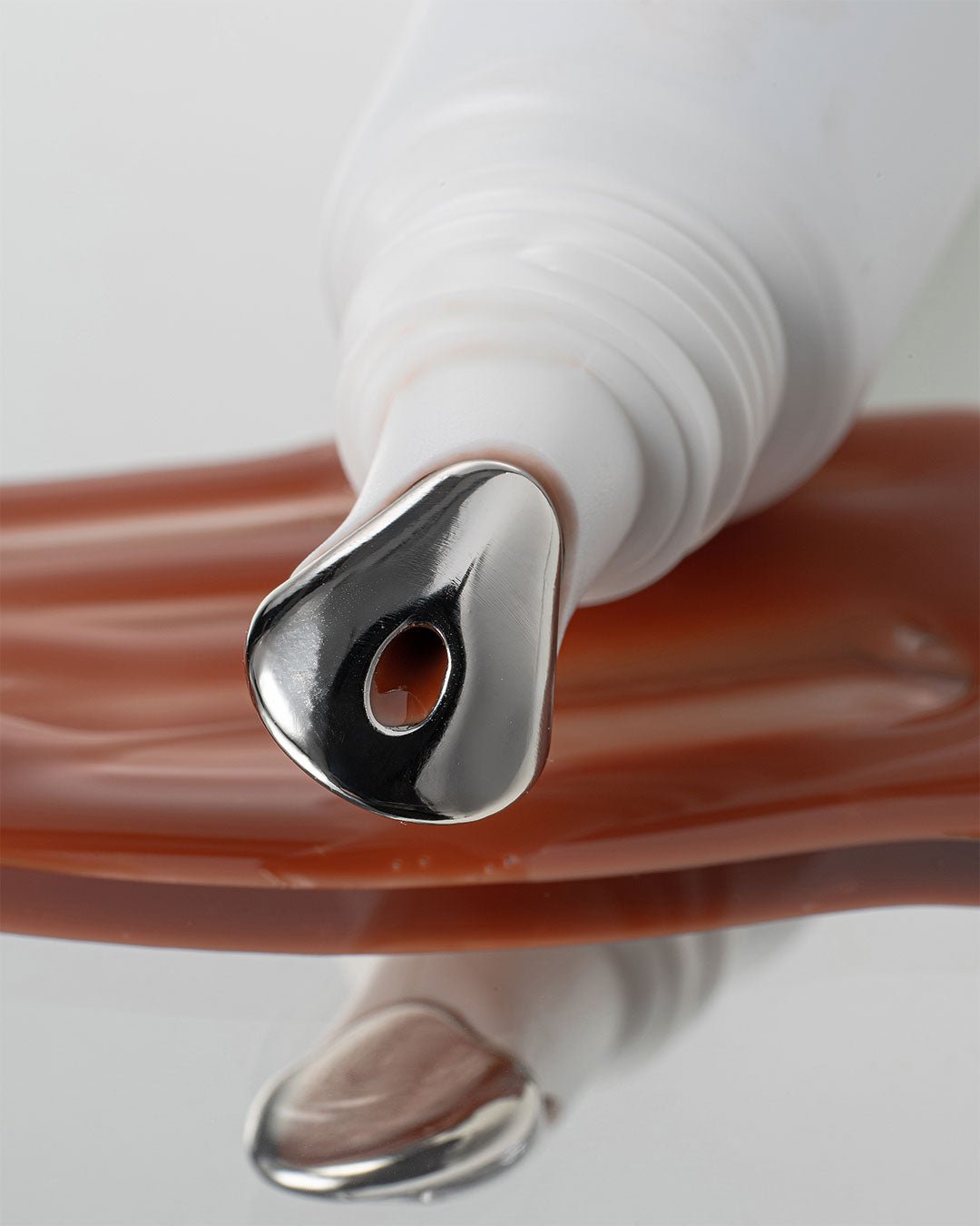 Toffee Twirl гланц за устни с пептиди и Витамин Ц | Yenges