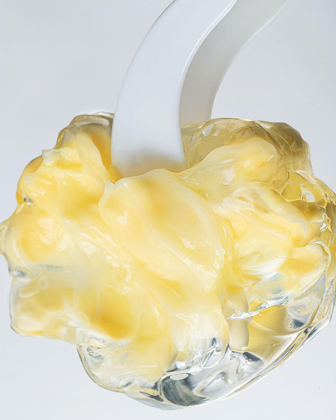 Glow Maker крем за лице против пигментация и тъмни петна с Витамин C, серамиди, хиалуронова киселина и колаген | Yenges