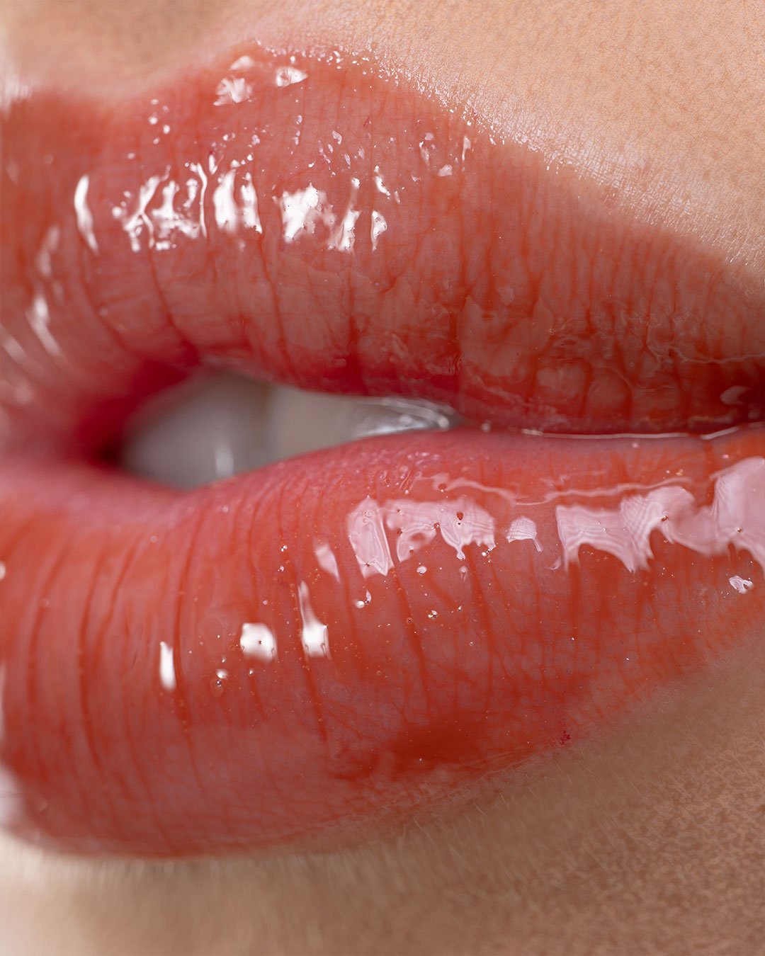 Toffee Twirl гланц за устни с пептиди и Витамин Ц | Yenges